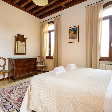 San Trovaso Apartamento Veneza Exterior foto