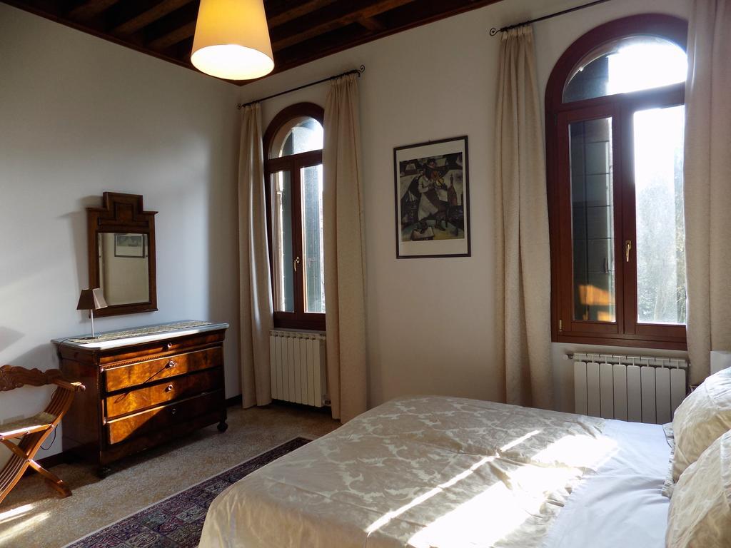 San Trovaso * Venetië